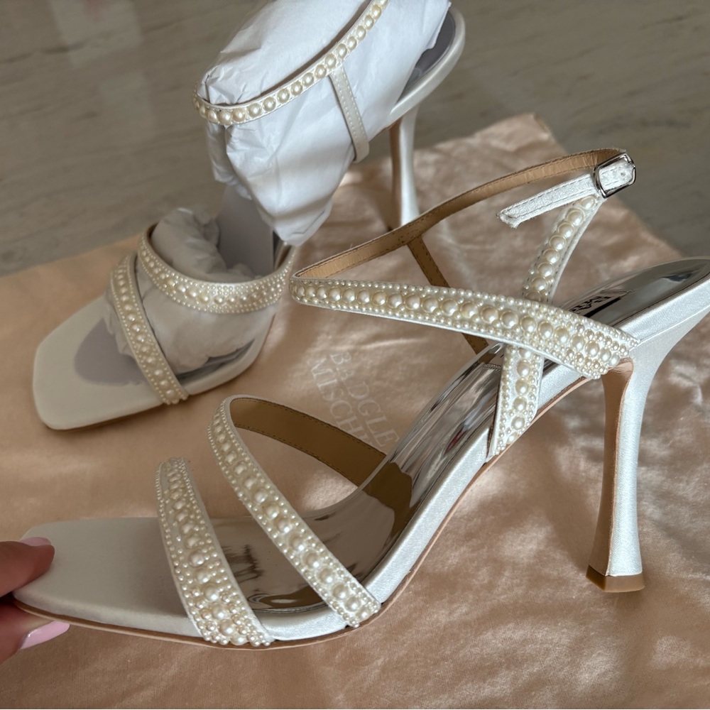 Badgley Mischka Brynlee Bejeweled Strappy Sandal Satin 8 1/2, NWT & dust cover